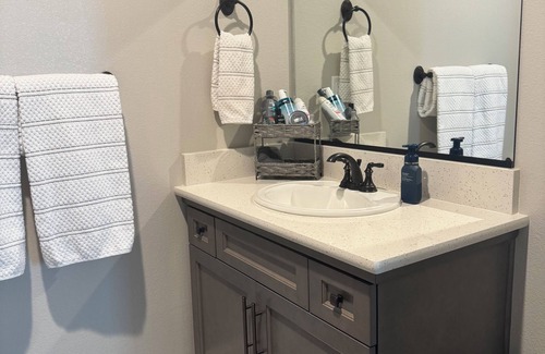 Raisin Appartement | Charming Modern Private In-Law Suite in Clovis – Separate Entrance