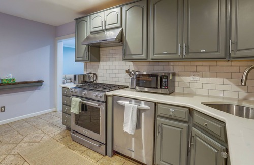 Monroe Township Maison | Charming Monroe Township Home - 13 Mi to RU!