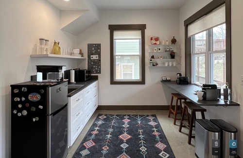 Huston - Courtland Appartement | Charming Montford FIVE ★ — Comfortable & Quiet — WALK Downtown