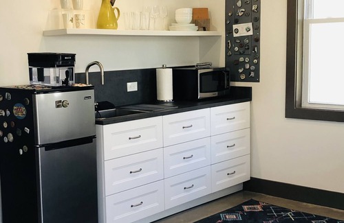 Huston - Courtland Appartement | Charming Montford FIVE ★ — Comfortable & Quiet — WALK Downtown