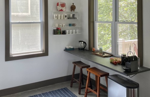 Huston - Courtland Appartement | Charming Montford FIVE ★ — Comfortable & Quiet — WALK Downtown