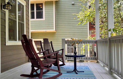 Huston - Courtland Appartement | Charming Montford FIVE ★ — Comfortable & Quiet — WALK Downtown