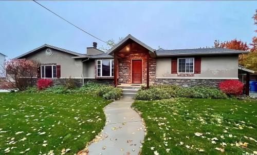 Millcreek Maison | Charming Mountain Retreat with Enclosed Backyard and Artistic Flair