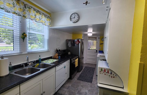 Mount Dora Maison | Charming Mt Dora 2 Bedroom House - 1 mile from Historic Downtown!