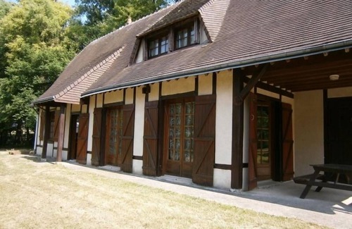 Authon-du-Perche Cottage | Maison de charme en pleine nature avec étang de pêche, proche d'Authon-du-Perche, animaux admis.