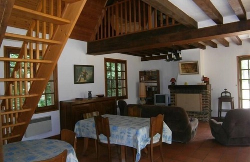 Authon-du-Perche Cottage | Maison de charme en pleine nature avec étang de pêche, proche d'Authon-du-Perche, animaux admis.