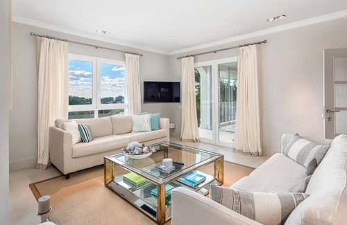 Portals Nous Villa | Charmante villa récemment rénovée pour 6 personnes avec piscine et vue mer