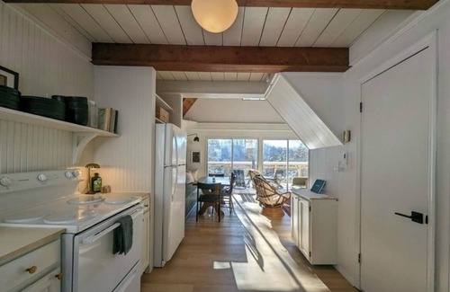 Flat Hollow Marina Cabine | Charming Norris Lake Cabin with views and boat slip @ Marina!