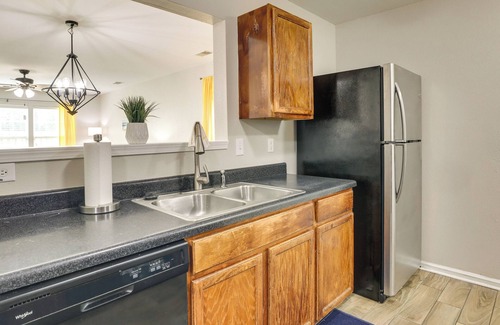North Charleston Maison | Charming North Charleston Townhome - Pets Welcome!