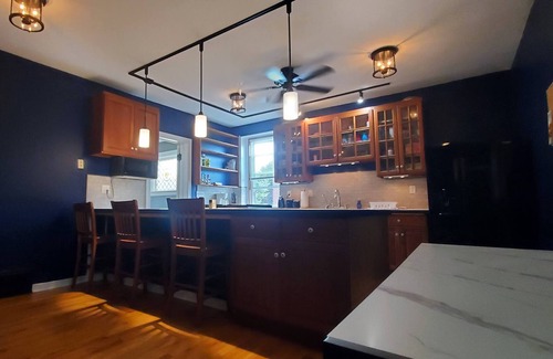 Oswego Maison | Charming Oasis in the Heart of Oswego!! Your Home Away from Home 🏡✨!!