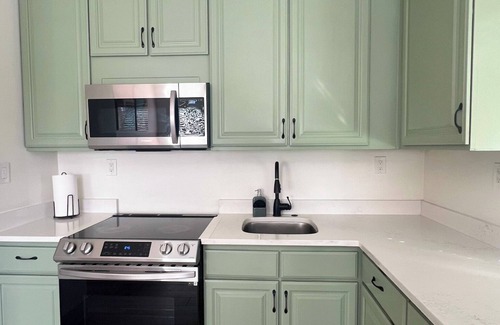 Eagle Pass Appartement | Charming one-bedroom 1.5-bath guesthouse with fully equipped kitchen in Glendale