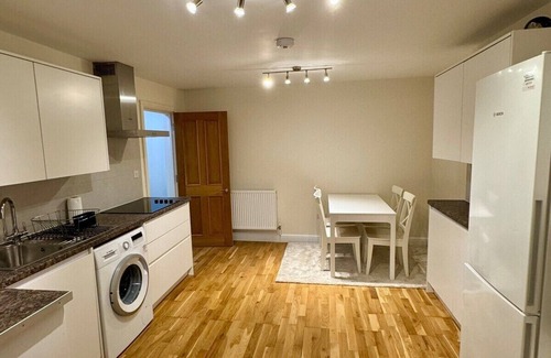 Harrow Road Appartement | Appartement-Salle de bain privée séparée