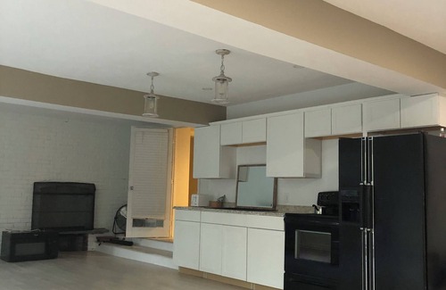 Marshfield Maison | Charming open floor plan in Marshfield Hills with vista views and privacy