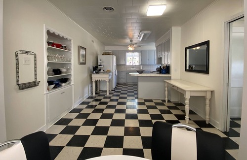 Brenham Maison | Charming original 1940's home in the heart of downtown Brenham