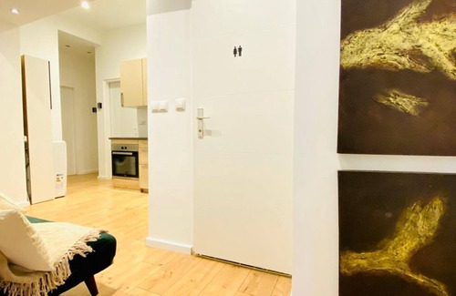 Ottakring Appartement | Charming Ottakring Room with Incredible City Views