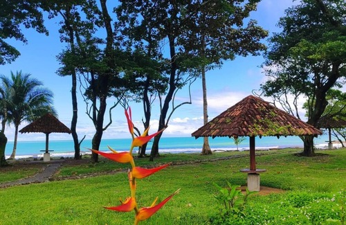 Veraguas Maison | Charming 2-bedroom house in Los Islotes community with beach access