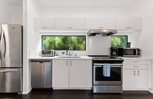 Southwest Hills Maison | Charming Patton Heights Bungalow in Portland with WiFi, AC