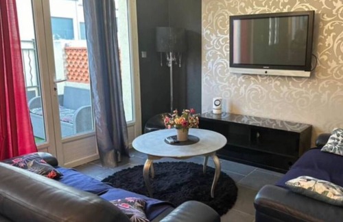 Lespignan Maison | CHARMING PAVILION 10 minutes from the beach.