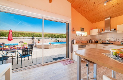 Verteuil-dAgenais Chalet De Ski | Châlet de charme alliant calme et tranquillité avec piscine privée
