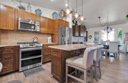 Gilbert Maison | Charming, Pet-friendly, 3-bedroom home in Gilbert with AC, WiFi, pool, hot tub