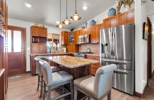 Gilbert Maison | Charming, Pet-friendly, 3-bedroom home in Gilbert with AC, WiFi, pool, hot tub