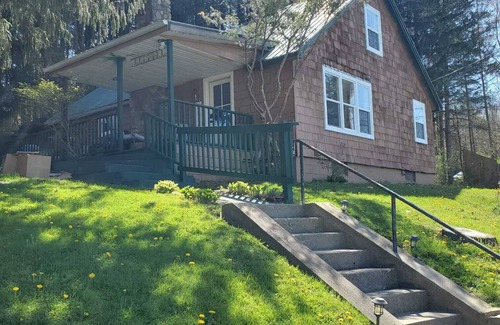 Cuba Maison | Charming, Pet Friendly, Lake View Home. Pontoon and/or Slip Available