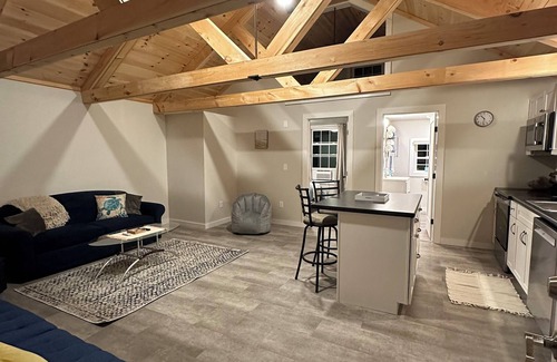 Biddeford Appartement | Charming pet-friendly guest house in Biddeford