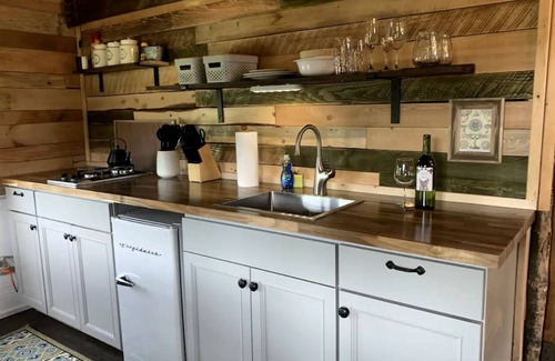 Ringtown Cabine | Charming Pet-Friendly Log Cabin Rental for Relaxing Getaways in Ringtown, Pennsylvania