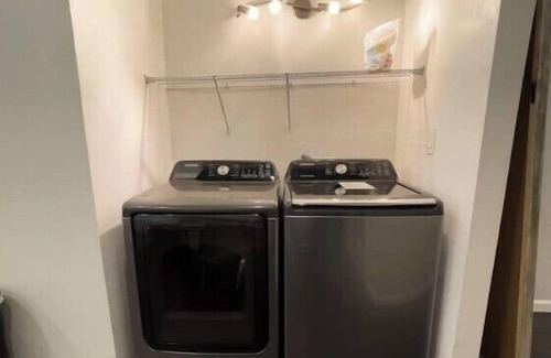 Hoover - Foster Appartement | Charming Pill Hill Upper Flat