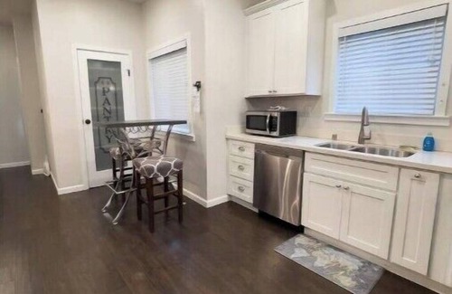 Hoover - Foster Appartement | Charming Pill Hill Upper Flat