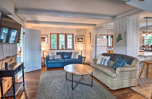 Pine Point Maison | Charming Pine Point Cottage - 2 Blocks to Ocean!