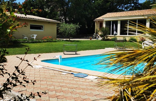 Cruviers-Lascours Villa | Charmante Villa privée, rénovée moderne, piscine, Jardin paysager