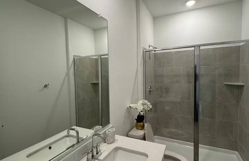 Lincoln Park Maison | Charming PRIVATE 1-bedroom guest house in lovely Little Elm with AC