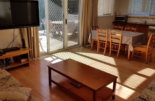 Wynnum Maison | Charming, Private 3-Bedroom Cottage By The Bay