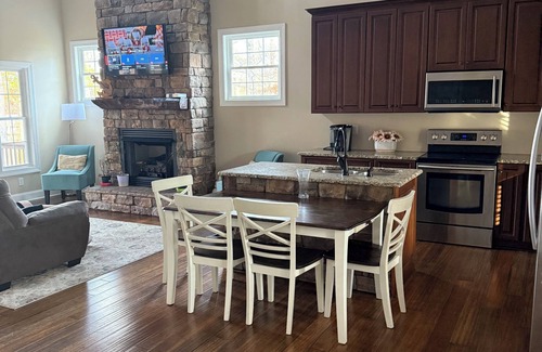 Wirtz Maison | Charming Private Yet Convenient Lake Front 4-bedroom house in Wirtz