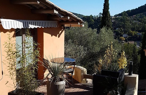 Sollies-Toucas Appartement | Charmant studio village provençal Var Côte d'Azur bien situé