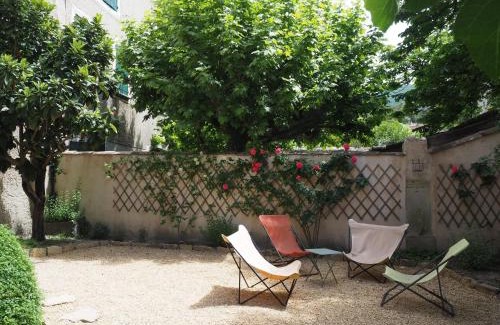 Mollans-sur-Ouveze Maison | Charming Provençal holiday home with garden
