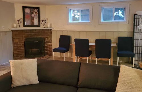 Cleveland Park Appartement | Charming, quiet, and 7 min walk to zoo, Metro, and restaurants