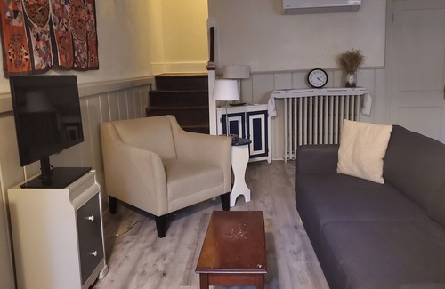 Cleveland Park Appartement | Charming, quiet, and 7 min walk to zoo, Metro, and restaurants