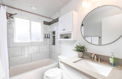 Murray Maison | Charming Rambler W Scenic Views & Pets R Allowed