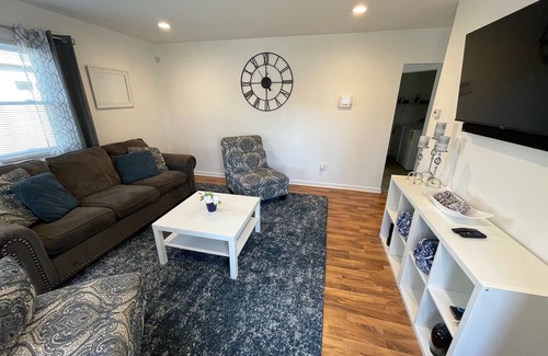 Bedford Maison | Charming Ranch in Quiet Neighborhood