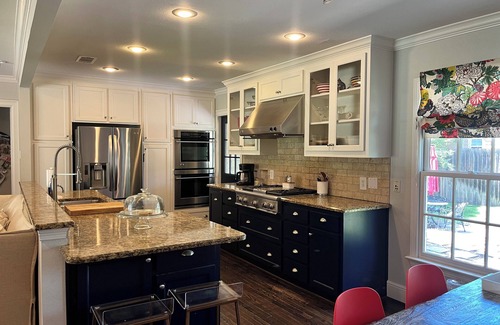 Hollywood - Santa Monica Maison | Charming Ranch - Near it All in East Dallas!