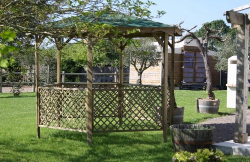 Chateau-d'Olonne Cottage | Maison rénovée avec grand jardin, proche des Sables-d'Olonne, 4 chambres, terrasse et Wifi
