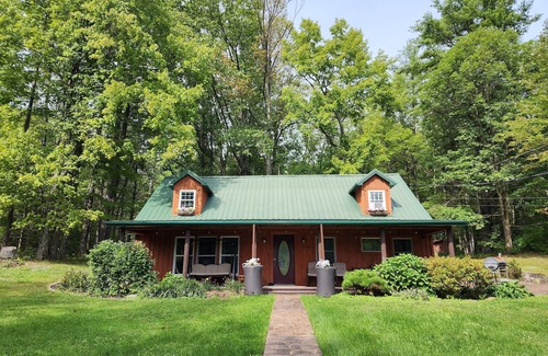 Weikert Cabine | Charming re-imagined bank barn cabin.