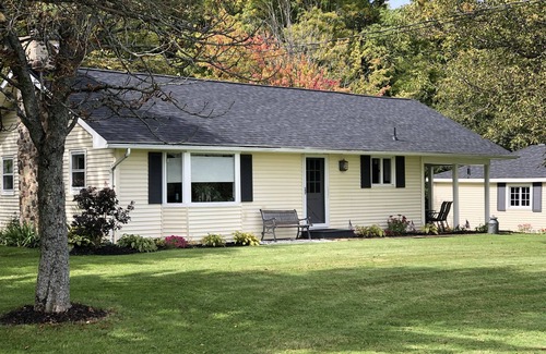 Wales Center Maison | Charming, recently updated country ranch home on quiet, scenic, acre lot.