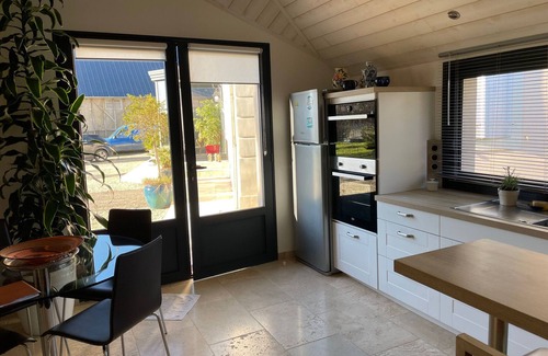 Luce-sous-Ballon Cottage | Ancien Fournil Cosy avec Piscine Couverte, Parc Verdoyant et Sauna, à 30 mn du Mans