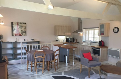 Molineuf Appartement | charmant gîte rénové avec vue sur parc et rivière
