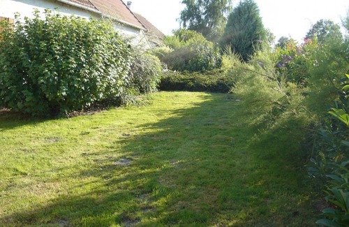 Verneix Cottage | Ravissante Fermette Rénovée avec Jardin Clos, Cheminée et WiFi - Animaux Acceptés