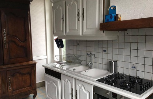 Dhuizon Cottage | Maison familiale rénovée, proche châteaux, grand jardin, 5 chambres, équipements inclus, animaux acceptés