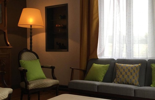 Dhuizon Cottage | Maison familiale rénovée, proche châteaux, grand jardin, 5 chambres, équipements inclus, animaux acceptés